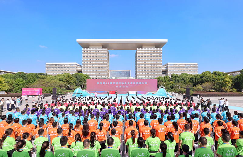 火炬傳遞︱中德的驕傲，傳遞亞運火炬——鄭書劍